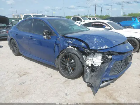 4T1DAACK6SU005390 — 2025 Toyota Camry SE, Передняя часть слева (Left Front), фото до ремонта