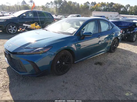 2025 Toyota CAMRY SE VIN 4T1DAACKXSU608911 фото 2
