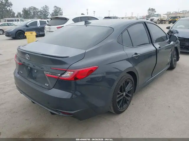 4T1DAACK7TU240852 — 2026 Toyota Camry SE, фото 4 с аукциона IAAI 14.10.2026, Передняя часть справа