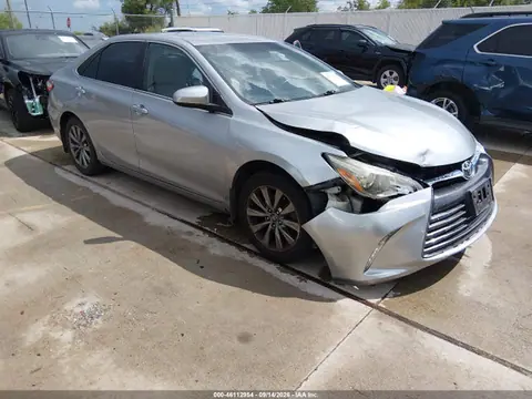 4T1BF1FK2HU758184 — 2017 Toyota Camry XLE, Передняя часть (Front End), фото до ремонта