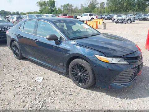 4T1B11HK8JU549100 — 2018 Toyota Camry XLE, Повреждение штормом (Storm Damage), фото до ремонта