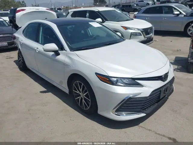 4T1F11AK4MU439211 — 2021 Toyota Camry XLE, Задняя часть (Rear), фото до ремонта