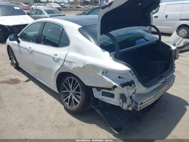 4T1F11AK4MU439211 — 2021 Toyota Camry XLE, фото 3 с аукциона IAAI 30.09.2026, Задняя часть