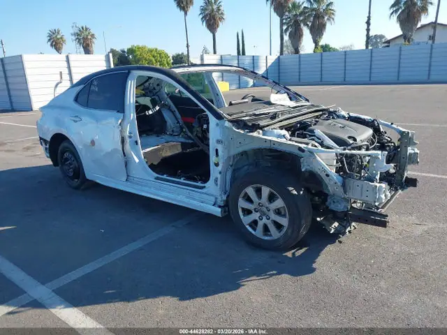 4T1KZ1AK1NU063432 — 2022 Toyota Camry XSE V6, Угон (Theft), фото до ремонта