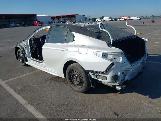 4T1KZ1AK1NU063432 — 2022 Toyota Camry XSE V6, фото 3 с аукциона IAAI 13.10.2026, Угон