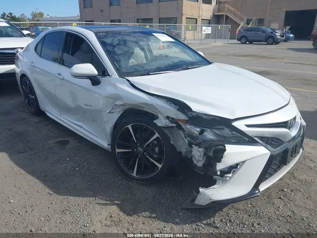 2018 Toyota CAMRY XSE VIN 4T1B61HK6JU048255 фото 1