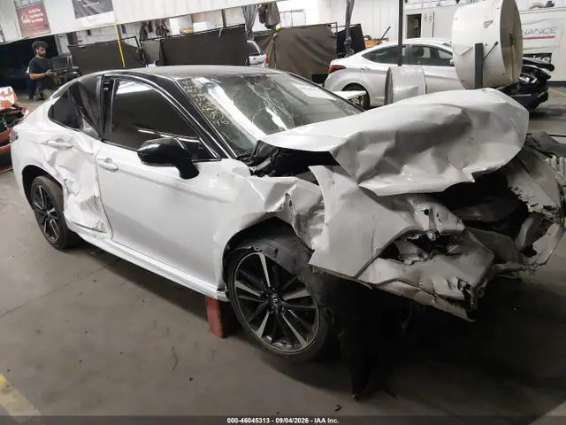 4T1B61HK3JU066955 — 2018 Toyota Camry XSE, Передняя часть (Front End), фото до ремонта