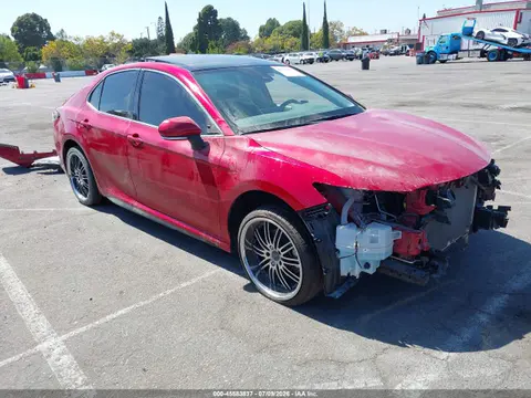 4T1K61AK4MU415510 — 2021 Toyota Camry XSE, Передняя часть (Front End), фото до ремонта
