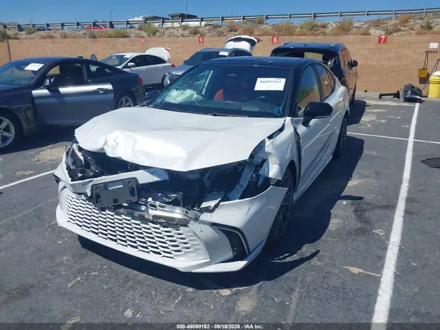 4T1DBADK2SU028323 — 2025 Toyota Camry XSE, фото 2 с аукциона IAAI 14.10.2026, Передняя и задняя части