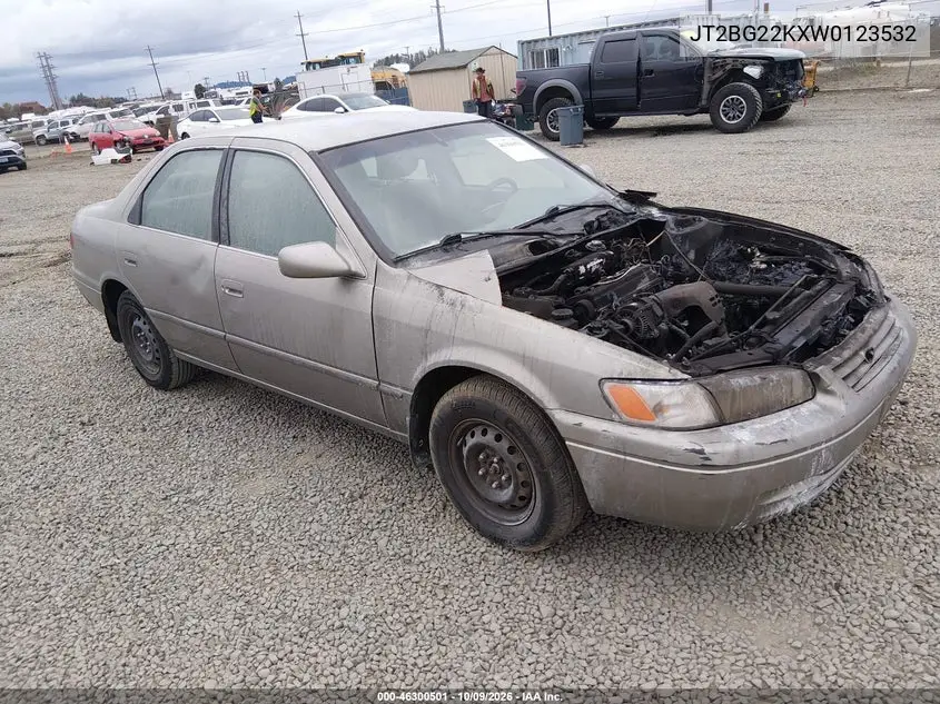 1998 Toyota Camry Le VIN JT2BG22KXW0123532 фото 1