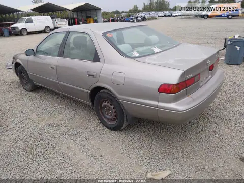 1998 Toyota Camry Le VIN JT2BG22KXW0123532 фото 3