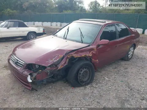 2000 Toyota Camry Le V6 VIN 4T1BF22K7YU942001 фото 2