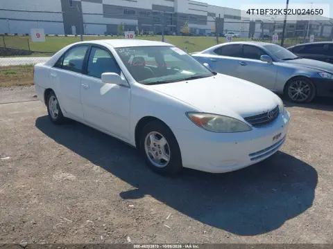 2002 Toyota Camry Le V6 VIN 4T1BF32K52U024650 фото 2