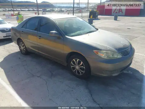 4T1BE32K65U987337 — 2005 Toyota Camry, Пожар, фото до ремонта