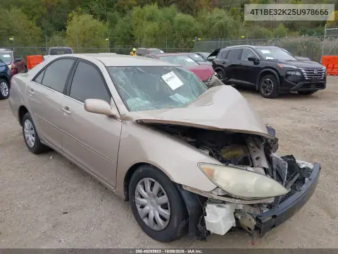 4T1BE32K25U978666 — 2005 Toyota Camry, Передний левый, фото до ремонта