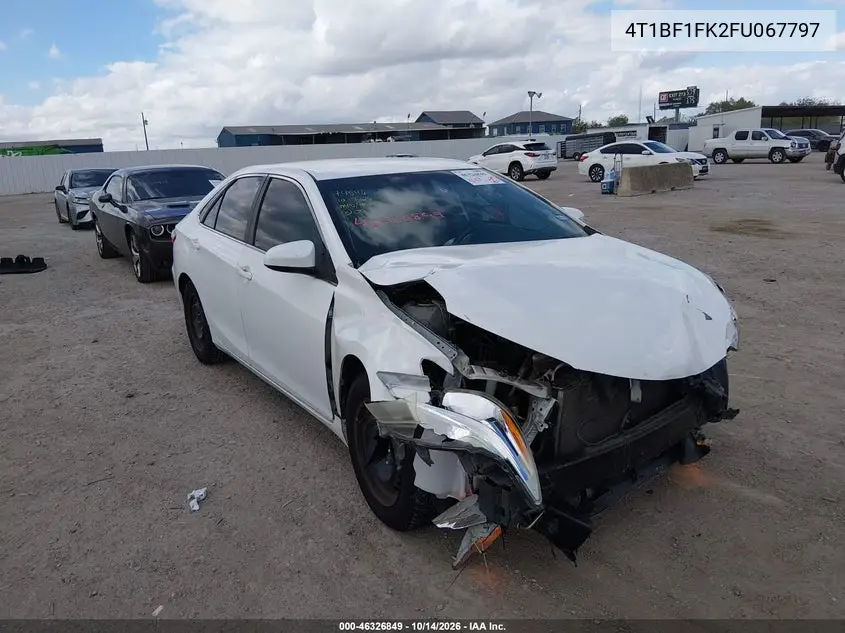 4T1BF1FK2FU067797 — 2015 Toyota Camry, фото 2 с аукциона IAAI, Передняя часть