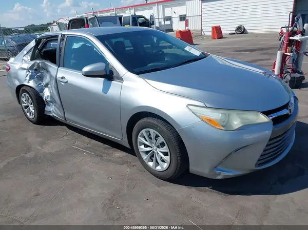 4T1BF1FK3GU175332 — 2016 Toyota Camry, Правый бок (Right Side), фото до ремонта