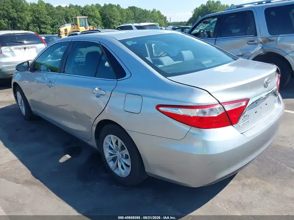 4T1BF1FK3GU175332 — 2016 Toyota Camry, фото 3 с аукциона IAAI 14.10.2026, Правый бок