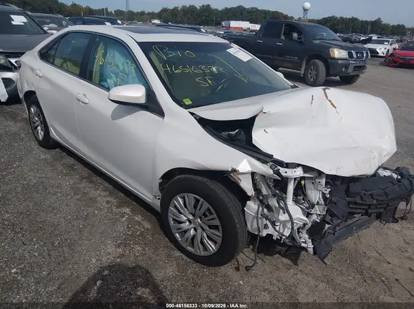 4T1BF1FK0GU508263 — 2016 Toyota Camry, Передняя часть (Front End), фото до ремонта