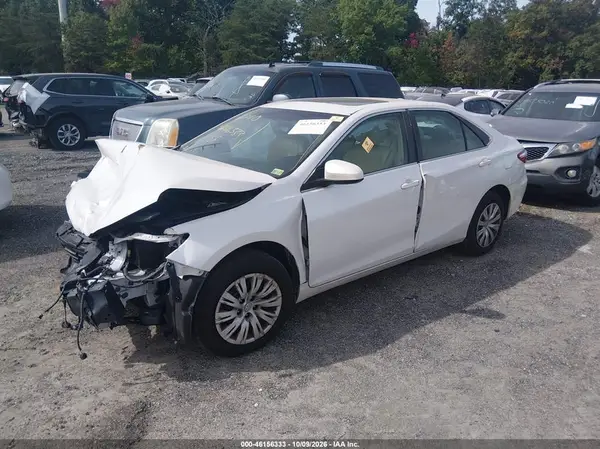 4T1BF1FK0GU508263 — 2016 Toyota Camry, фото 2 с аукциона IAAI 14.10.2026, Передняя часть