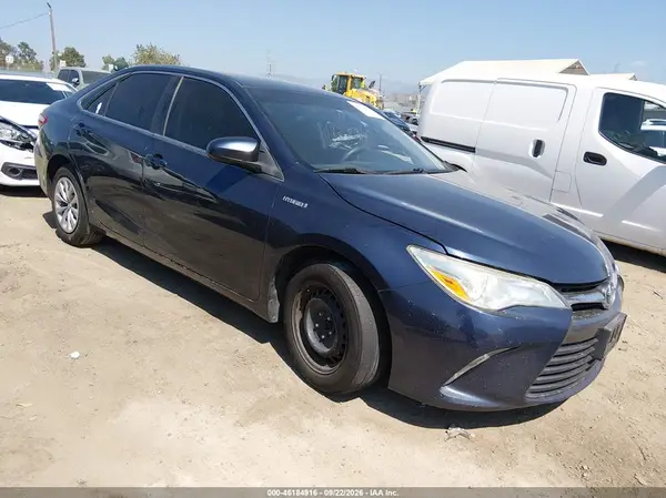 4T1BD1FK7GU179115 — 2016 Toyota Camry, Передняя часть слева (Left Front), фото до ремонта