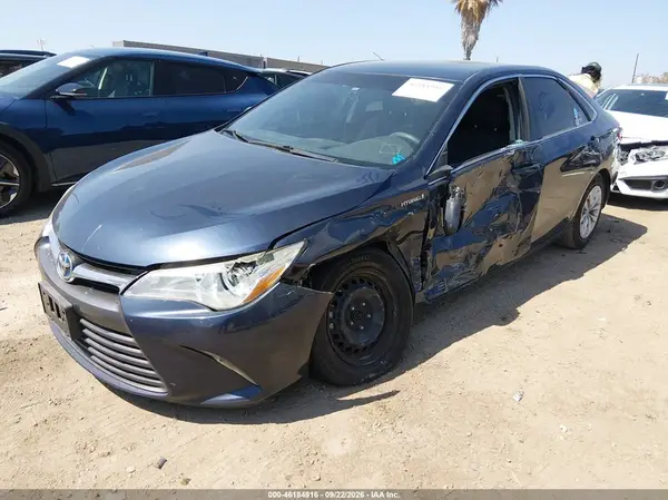4T1BD1FK7GU179115 — 2016 Toyota Camry, фото 2 с аукциона IAAI 14.10.2026, Передняя часть слева