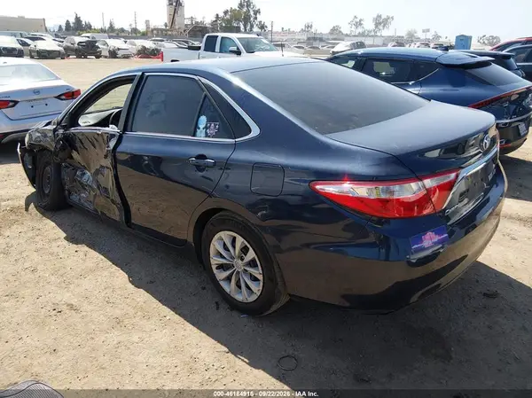 4T1BD1FK7GU179115 — 2016 Toyota Camry, фото 3 с аукциона IAAI 14.10.2026, Передняя часть слева