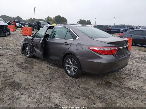 4T1BF1FK9GU128502 — 2016 Toyota Camry, фото 3 с аукциона IAAI, Левый бок