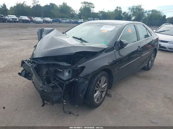4T1BF1FKXGU130274 — 2016 Toyota Camry, фото 2 с аукциона IAAI, Передняя часть