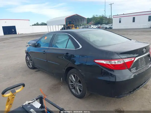 4T1BF1FKXGU130274 — 2016 Toyota Camry, фото 3 с аукциона IAAI, Передняя часть