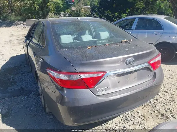 4T1BF1FK6GU151901 — 2016 Toyota Camry, фото 3 с аукциона IAAI, Крыша