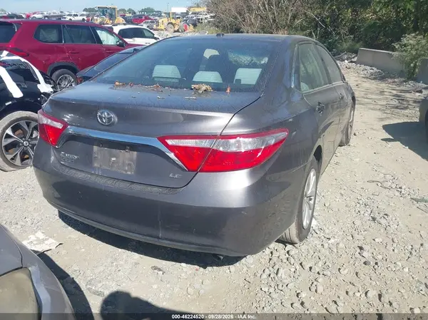 4T1BF1FK6GU151901 — 2016 Toyota Camry, фото 4 с аукциона IAAI, Крыша