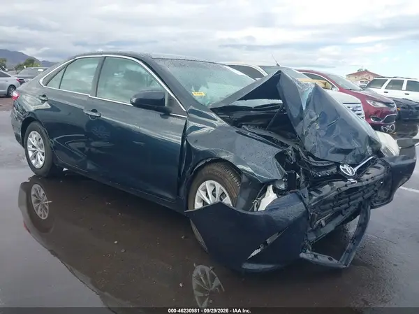 4T1BF1FKXGU570320 — 2016 Toyota Camry, Передняя часть справа (Right Front), фото до ремонта
