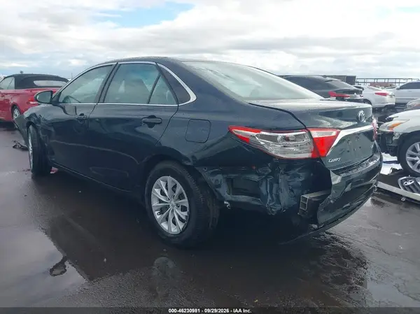 4T1BF1FKXGU570320 — 2016 Toyota Camry, фото 3 с аукциона IAAI, Передняя часть справа
