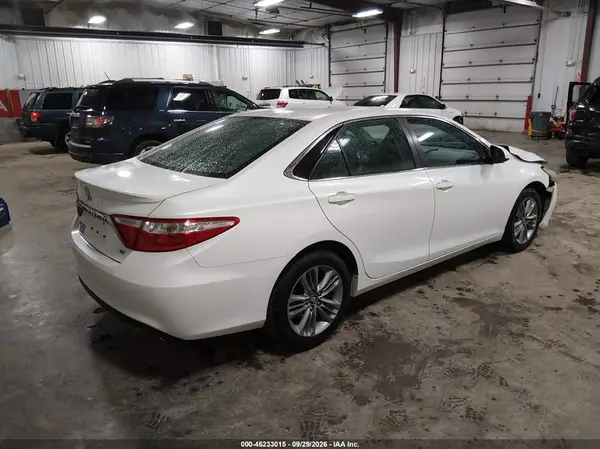 4T1BF1FK2GU251994 — 2016 Toyota Camry, фото 4 с аукциона IAAI, Передняя часть