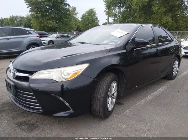 4T1BF1FK1HU669030 — 2017 Toyota Camry, фото 2 с аукциона IAAI, Подтопление