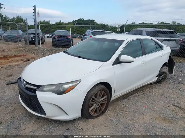 4T1BF1FKXHU788176 — 2017 Toyota Camry, фото 2 с аукциона IAAI, Задняя часть слева