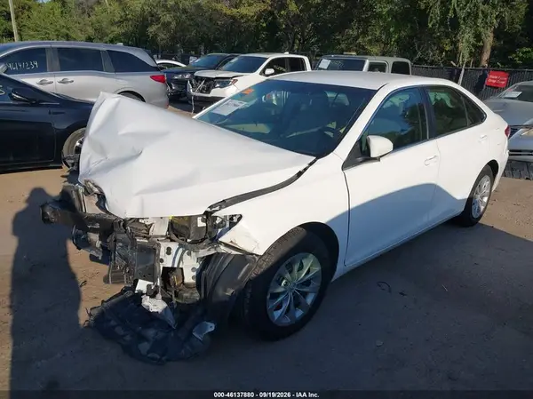 4T1BF1FK9HU343928 — 2017 Toyota Camry, фото 2 с аукциона IAAI 07.10.2026, Передняя часть