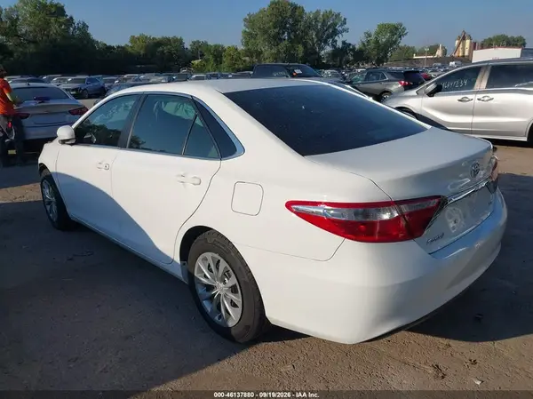4T1BF1FK9HU343928 — 2017 Toyota Camry, фото 3 с аукциона IAAI 07.10.2026, Передняя часть