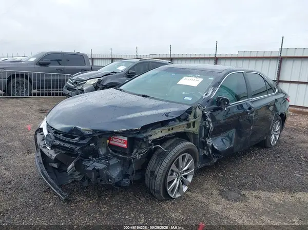 4T1BF1FK8HU339045 — 2017 Toyota Camry, фото 2 с аукциона IAAI, Левый бок