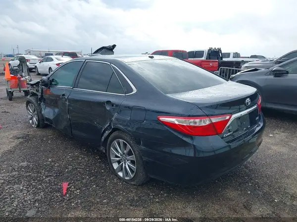 4T1BF1FK8HU339045 — 2017 Toyota Camry, фото 3 с аукциона IAAI, Левый бок