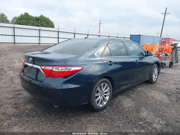 4T1BF1FK8HU339045 — 2017 Toyota Camry, фото 4 с аукциона IAAI, Левый бок