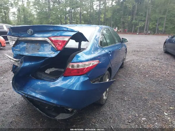 4T1BF1FK0HU703362 — 2017 Toyota Camry, фото 4 с аукциона IAAI 13.10.2026, Задняя часть