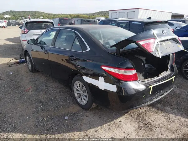4T1BF1FK6HU418245 — 2017 Toyota Camry, фото 3 с аукциона IAAI, Задняя часть