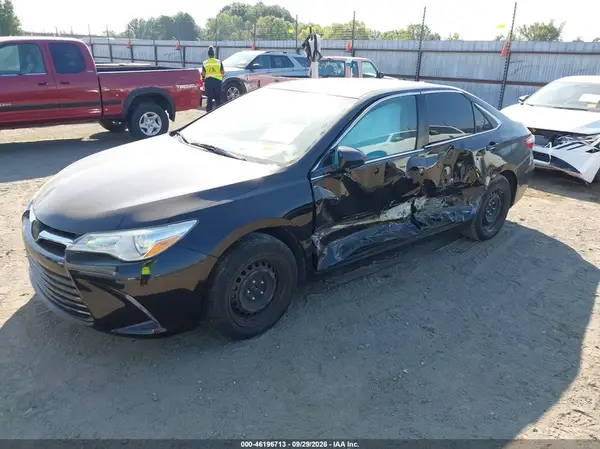 4C1BF1FK1HU359802 — 2017 Toyota Camry, фото 2 с аукциона IAAI, Левый бок