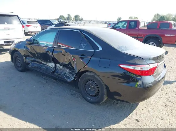 4C1BF1FK1HU359802 — 2017 Toyota Camry, фото 3 с аукциона IAAI, Левый бок