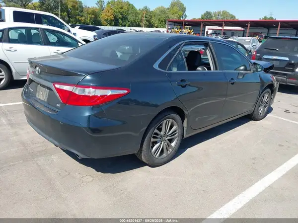 4T1BF1FK5HU345692 — 2017 Toyota Camry, фото 4 с аукциона IAAI, Передняя часть