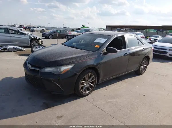 4T1BF1FK7HU767351 — 2017 Toyota Camry, фото 2 с аукциона IAAI, Правый бок