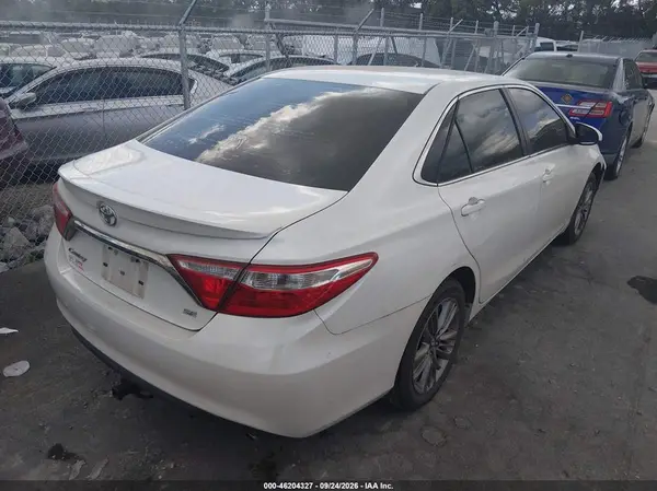 4T1BF1FK3HU450540 — 2017 Toyota Camry, фото 4 с аукциона IAAI, Передняя часть