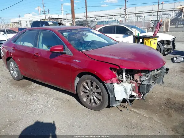 4T1BD1FKXHU205238 — 2017 Toyota Camry, Передняя часть (Front End), фото до ремонта